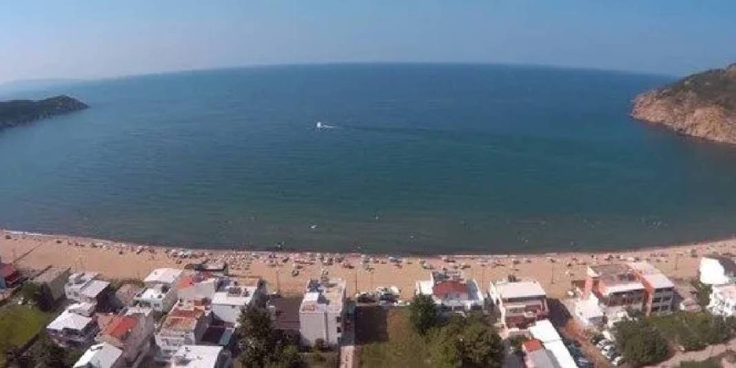 Akvaryumu andıran koyu ile dikkat çekiyor, kapısı denize açılıyor! İzmir ya da Muğla değil: 173 kişilik nüfusu şaşırtıyor 5